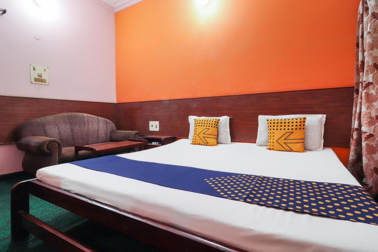SPOT ON 62933 Jaiswal Guest House Hasanganj Extérieur photo